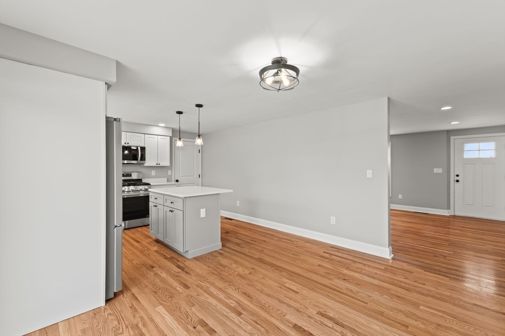 243 Pearse Road Swansea, MA 02777 - Photo 7 of 40 Gallery Image 7