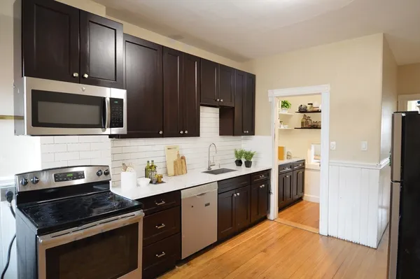 $4,995 | 1805 Beacon Street, Unit 3, Brookline, MA 02445