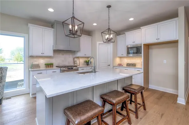 $515,000 | 9852 Greeley Street, Lenexa, KS 66227