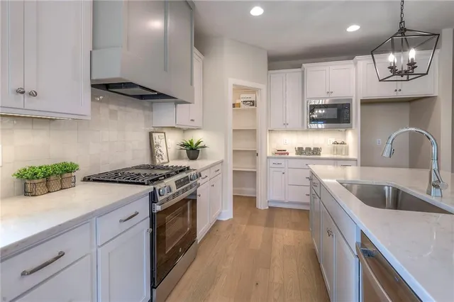 $515,000 | 9852 Greeley Street, Lenexa, KS 66227