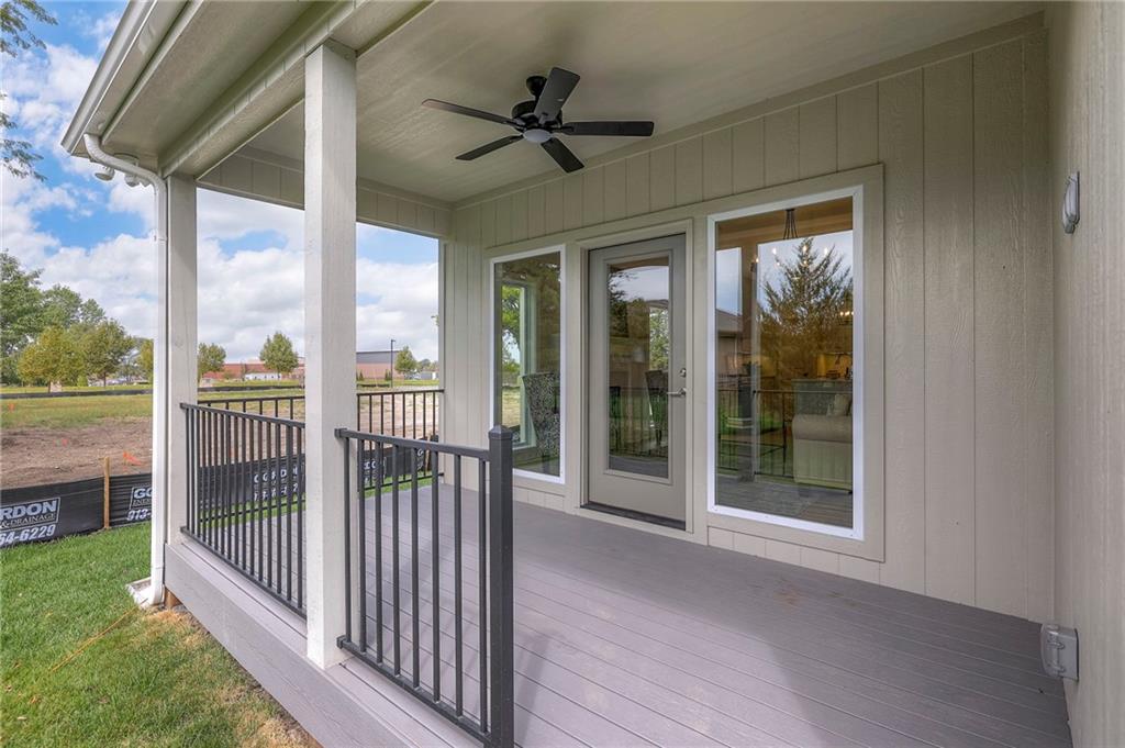 9852 Greeley Street Lenexa, KS 66227 - Photo 6 of 41