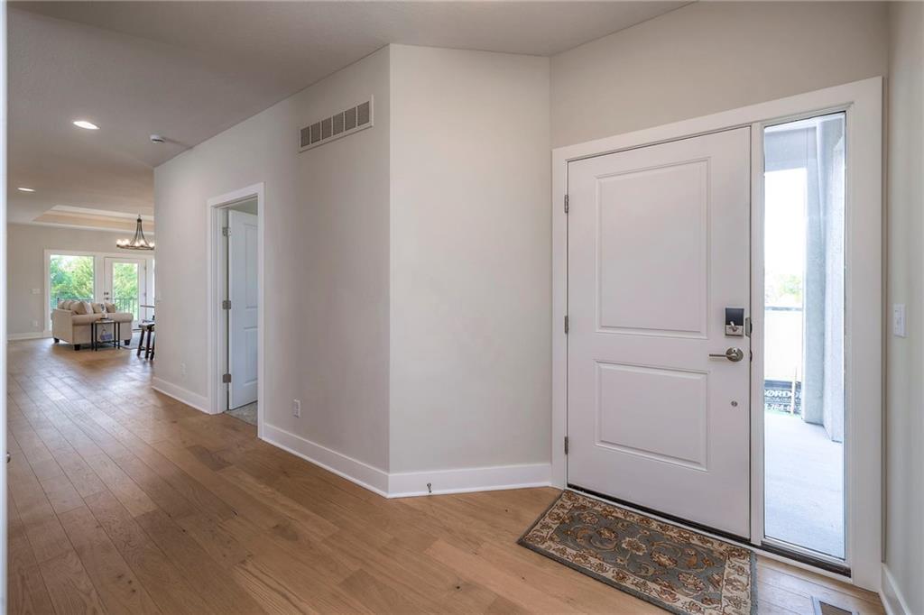 9852 Greeley Street Lenexa, KS 66227 - Photo 9 of 41