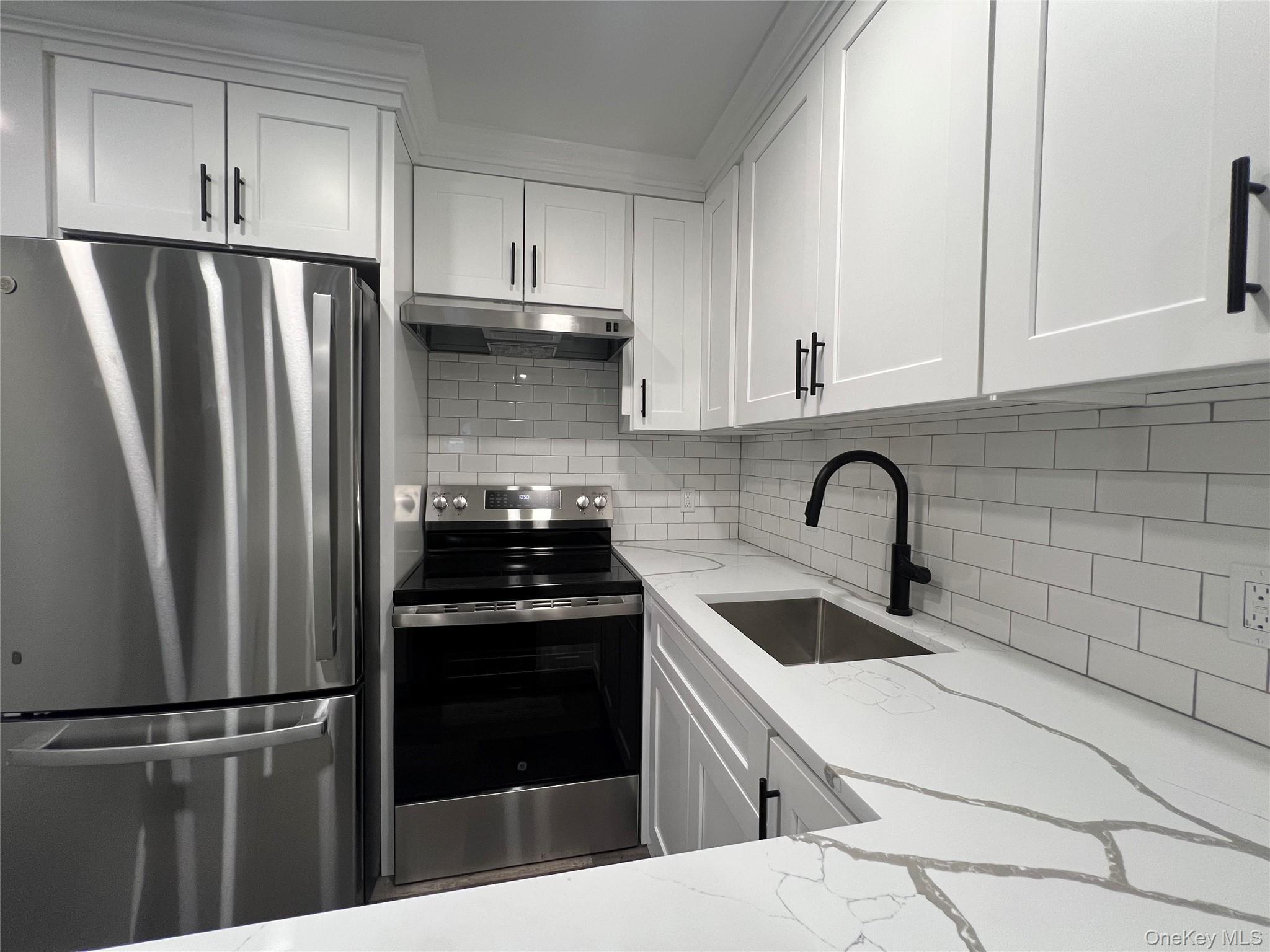 10 Wild Oaks Road, Unit 122 Goldens Bridge, NY 10526 - Photo 6 of 11 Newly renovated, stainless steel appliances, dishwasher