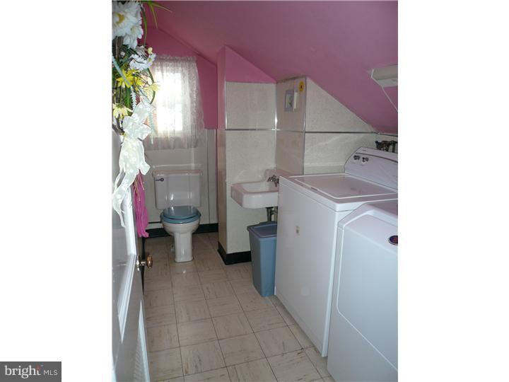9219 Annapolis Road Philadelphia, PA 19114 - Photo 6 of 11 Laundry Room