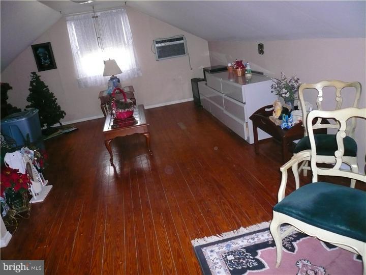 9219 Annapolis Road Philadelphia, PA 19114 - Photo 10 of 11 Bonus Room