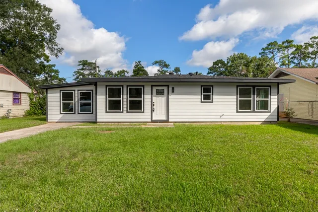 $1,950 | 5260 Landry Lane, Beaumont, TX 77708