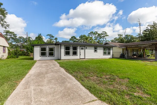 $1,950 | 5260 Landry Lane, Beaumont, TX 77708