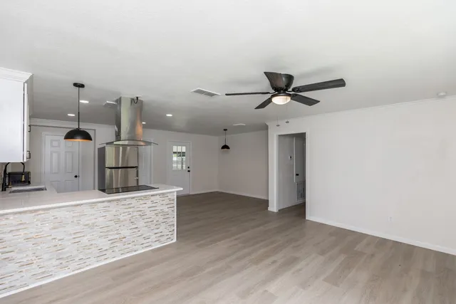 $1,950 | 5260 Landry Lane, Beaumont, TX 77708