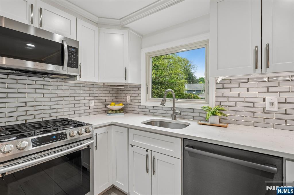 93 South Prospect Street Verona, NJ 07044 - Photo 15 of 38