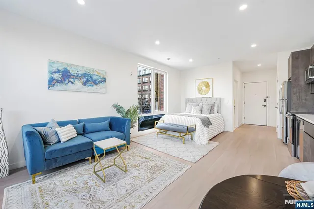 $1,999 | 1 Mallory Avenue, Unit 203, Jersey City, NJ 07305