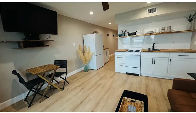 $129,500 | 3938 Surfside Boulevard, Unit 2304, Corpus Christi, TX 78402