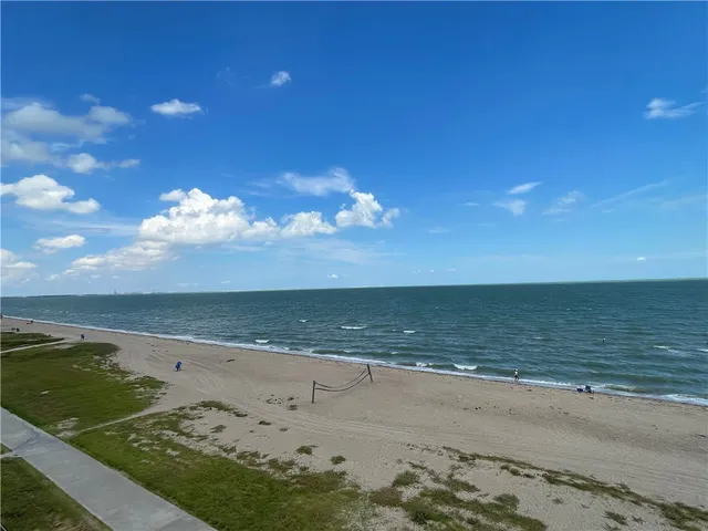 $129,500 | 3938 Surfside Boulevard, Unit 2304, Corpus Christi, TX 78402