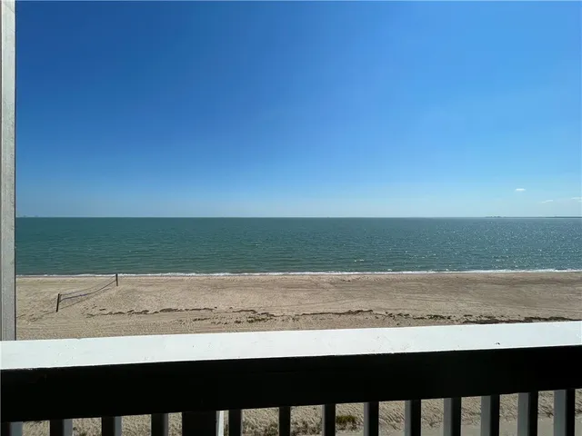 $129,500 | 3938 Surfside Boulevard, Unit 2304, Corpus Christi, TX 78402