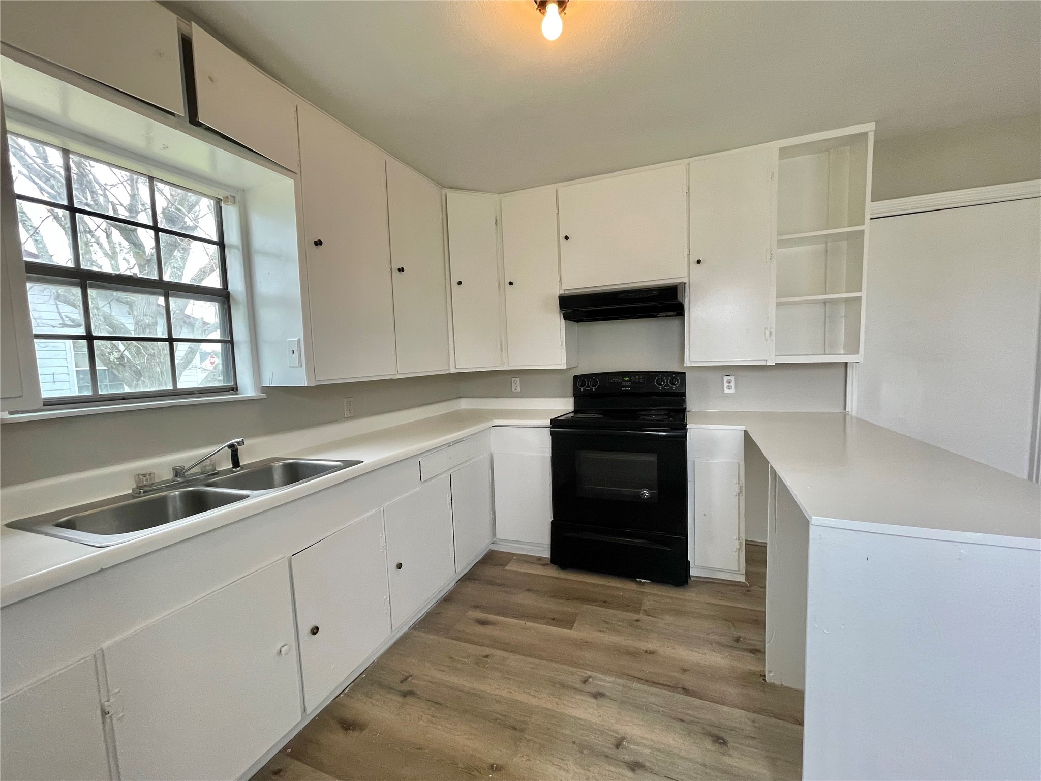327 West 7th Street Freeport, TX 77541 - Photo 5 of 14