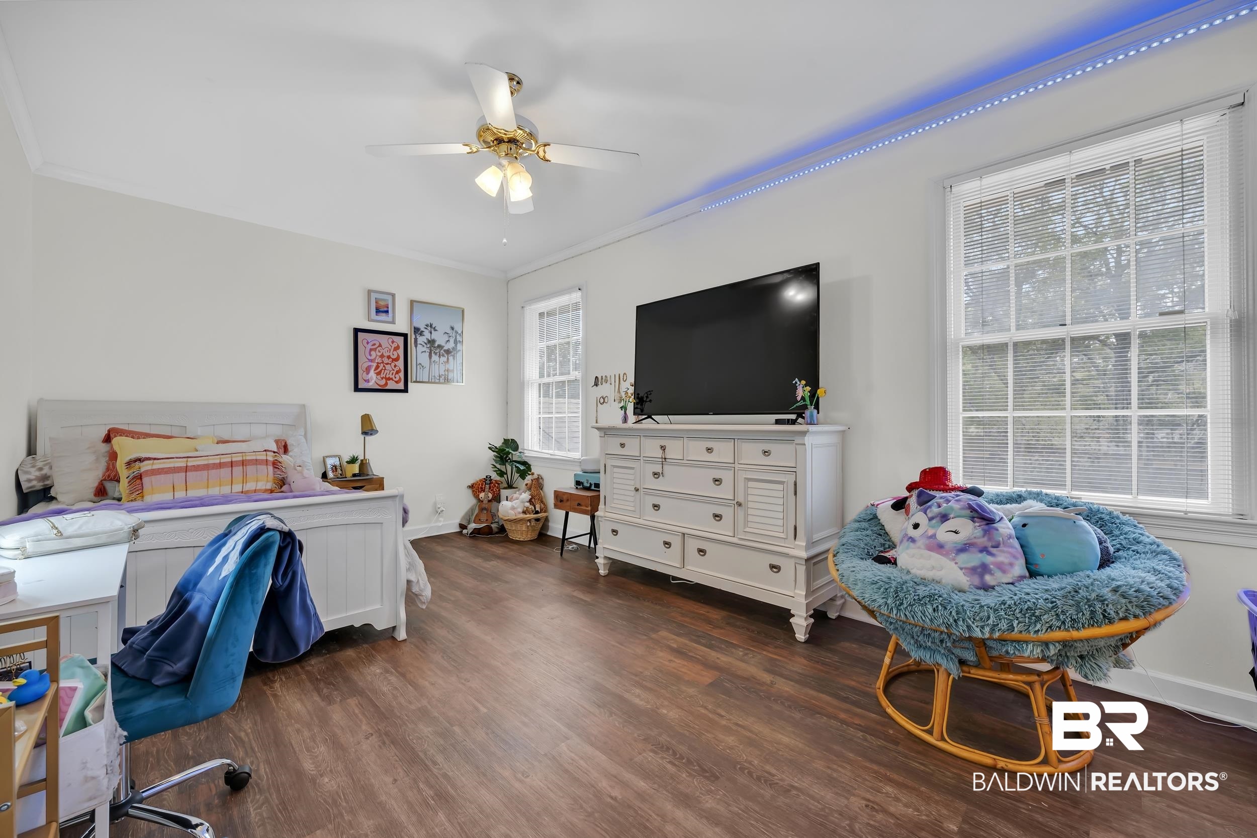 2858 Postoak Circle Mobile, AL 36693 - Photo 26 of 32 Bedroom featuring wood finished floors, a ceiling fan, an office area, and crown molding