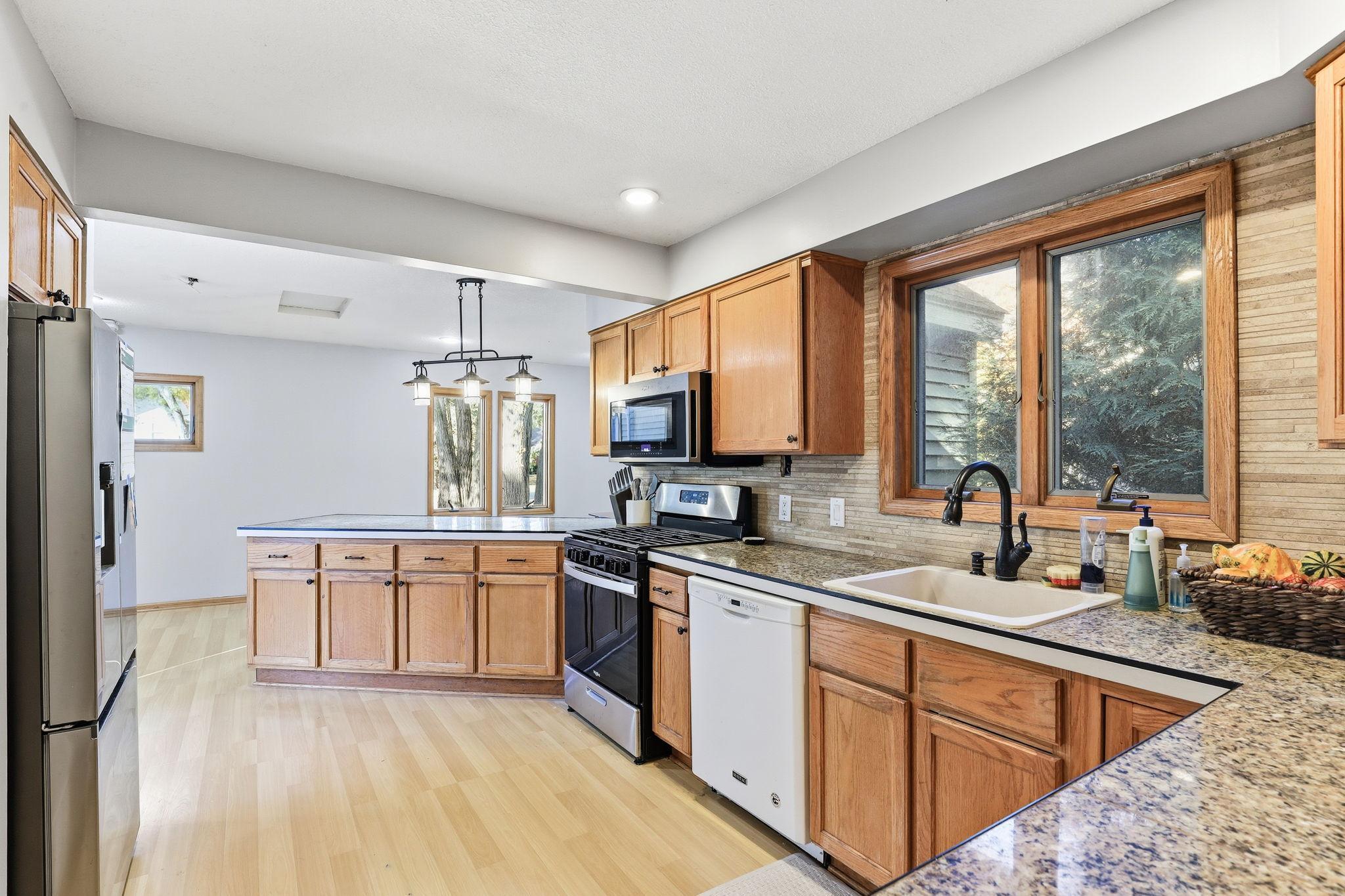 5209 Mayview Road Minnetonka, MN 55345 - Photo 11 of 38