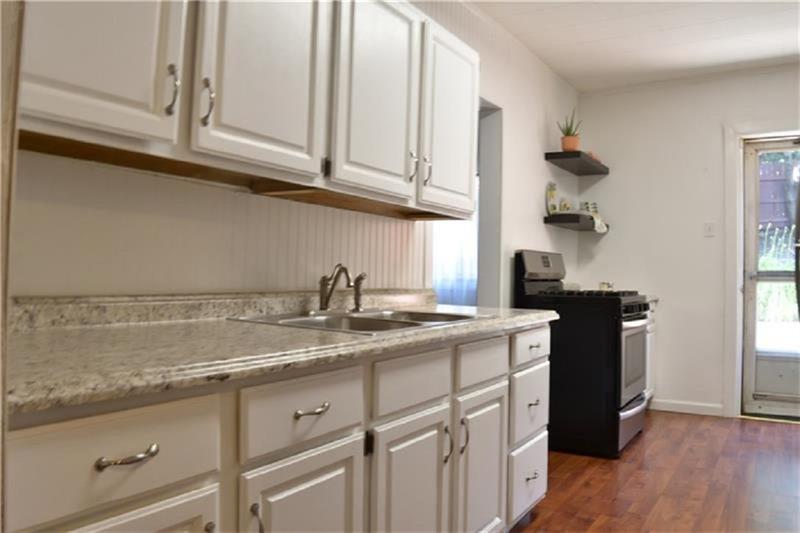 908 3rd Street McKees Rocks, PA 15136 - Photo 7 of 25