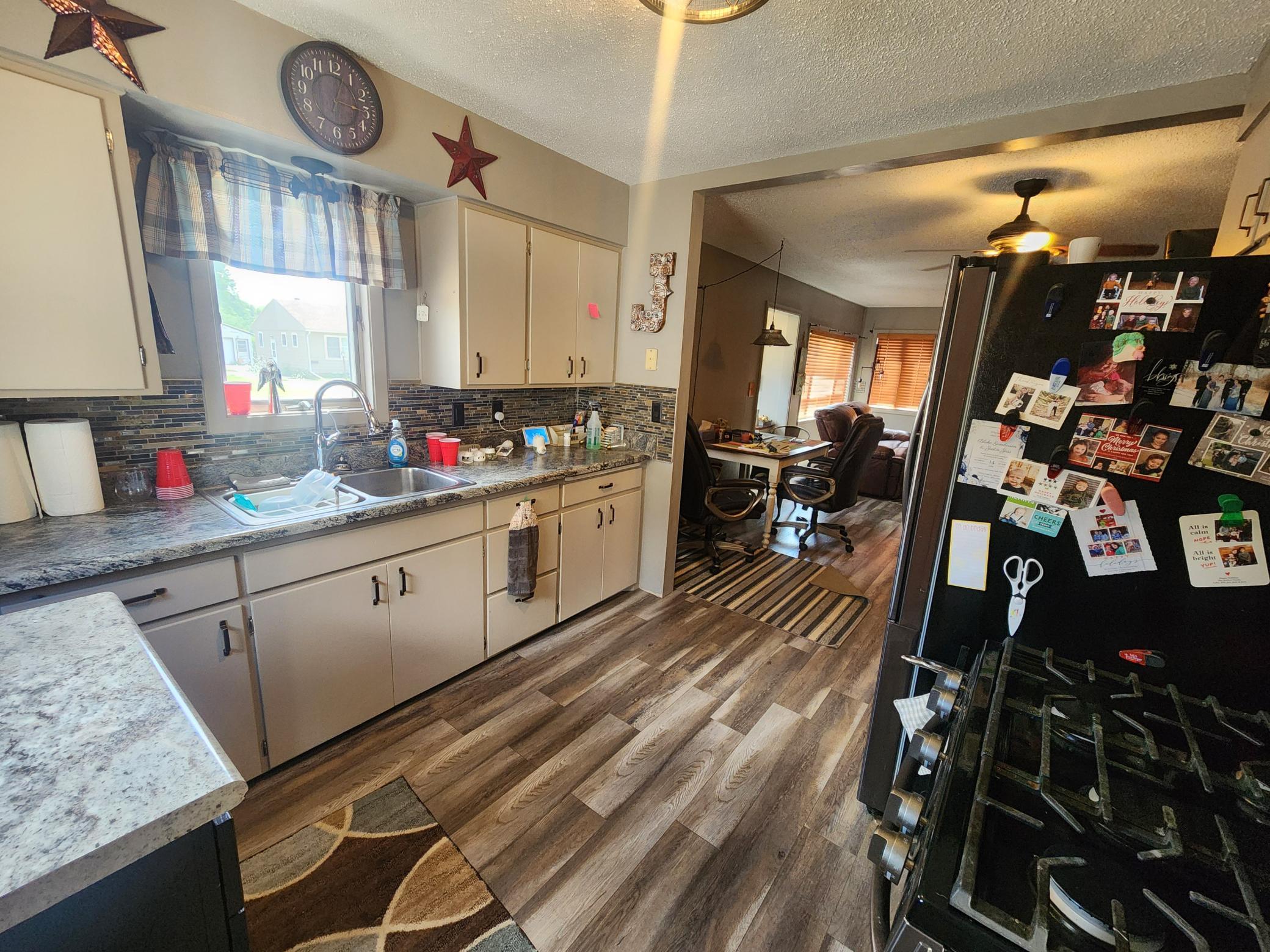 819 2nd Street Southwest Pipestone, MN 56164 - Photo 14 of 28