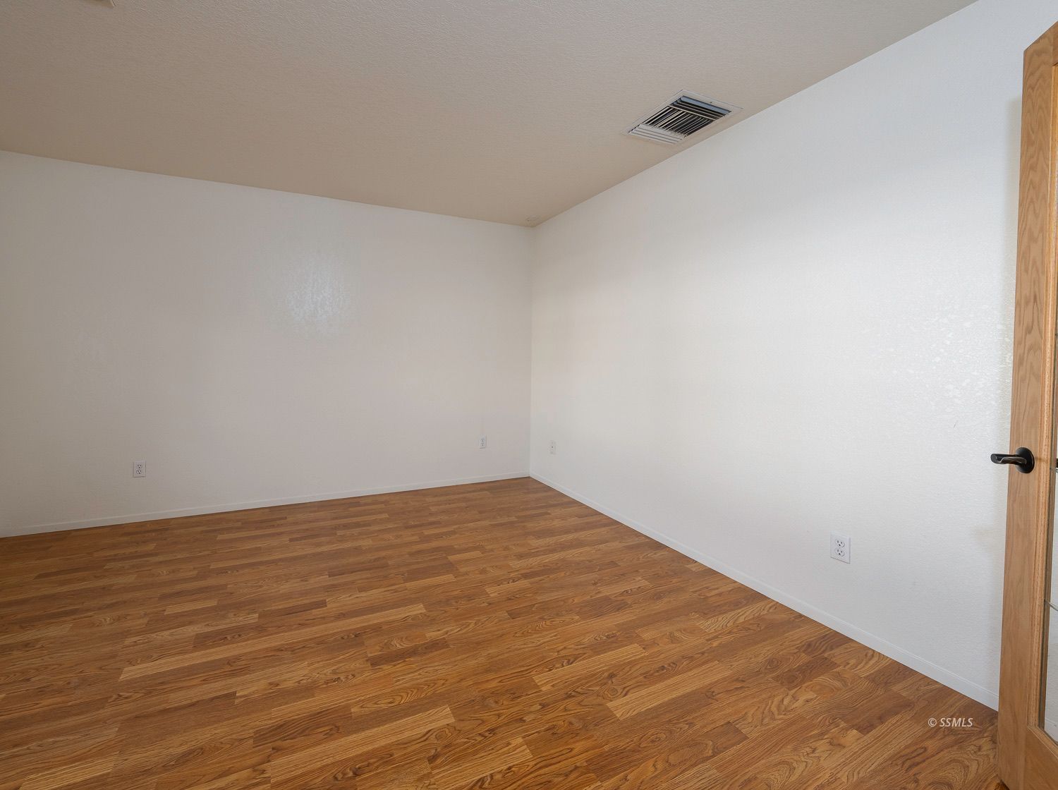 409 Ashton Street Ridgecrest, CA 93555 - Photo 5 of 43