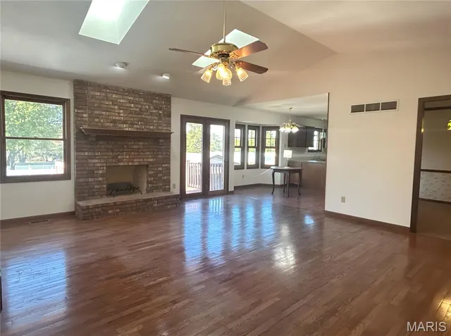 $500,000 | 9047 Sappington Road, Crestwood, MO 63126