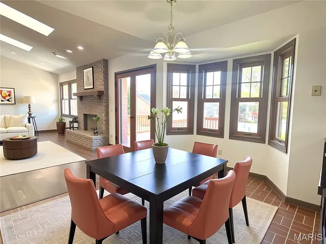 $500,000 | 9047 Sappington Road, Crestwood, MO 63126