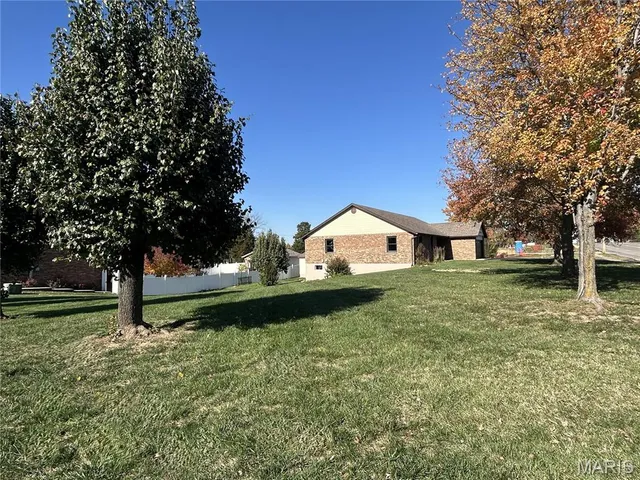 $500,000 | 9047 Sappington Road, Crestwood, MO 63126