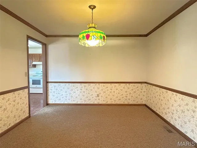 $500,000 | 9047 Sappington Road, Crestwood, MO 63126