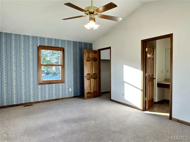 $500,000 | 9047 Sappington Road, Crestwood, MO 63126