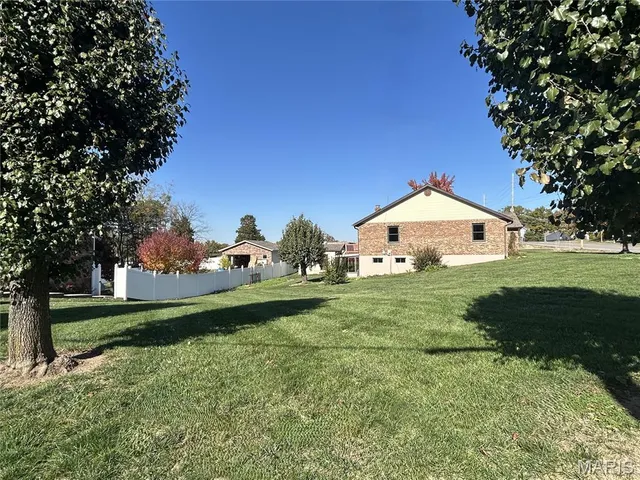 $500,000 | 9047 Sappington Road, Crestwood, MO 63126