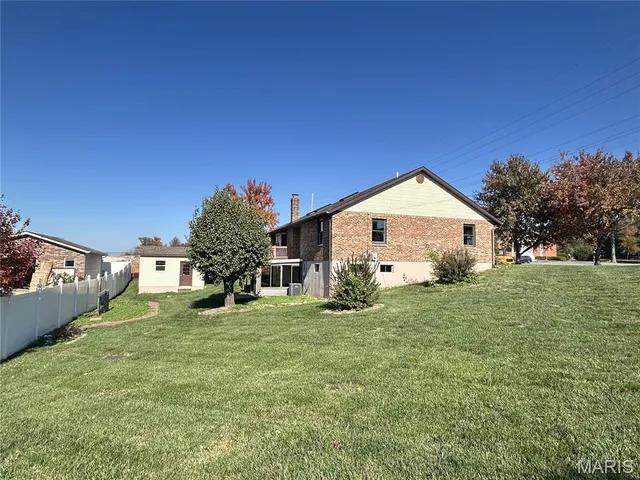 $500,000 | 9047 Sappington Road, Crestwood, MO 63126