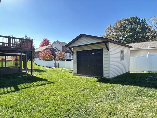 $500,000 | 9047 Sappington Road, Crestwood, MO 63126