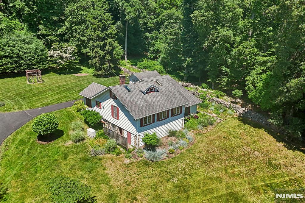 74 Woodland Road Montvale, NJ 07645 - Photo 2 of 21