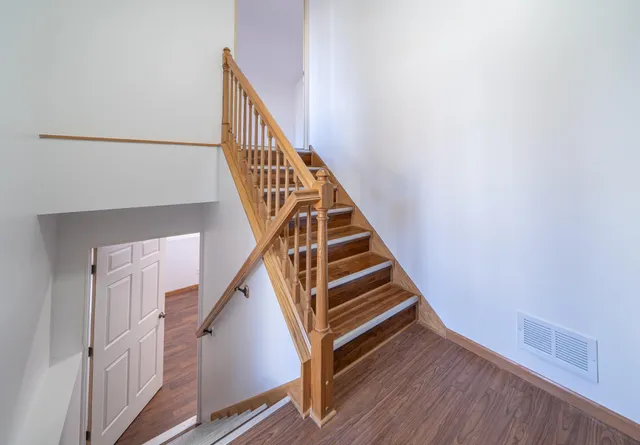 $385,000 | 936 Thomas Avenue West, St. Paul, MN 55104