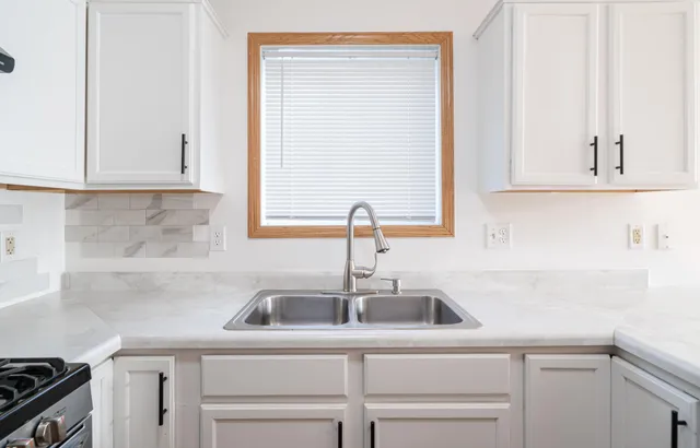 $385,000 | 936 Thomas Avenue West, St. Paul, MN 55104