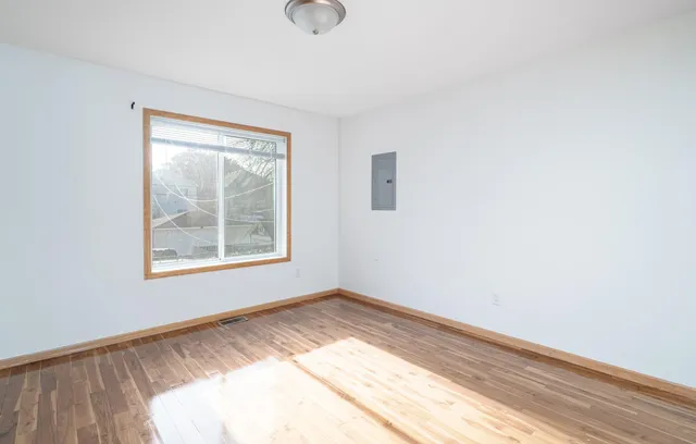 $385,000 | 936 Thomas Avenue West, St. Paul, MN 55104