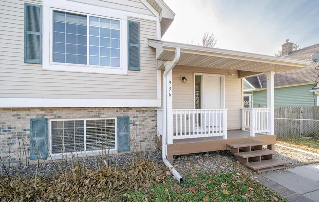 $385,000 | 936 Thomas Avenue West, St. Paul, MN 55104