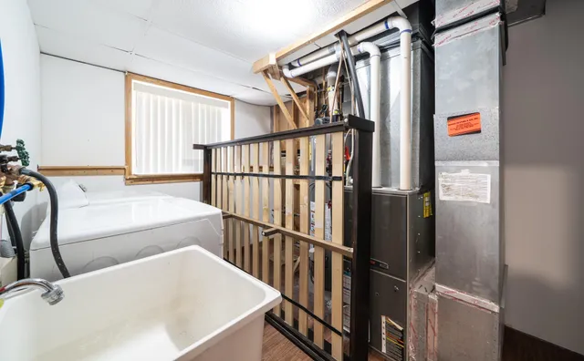 $385,000 | 936 Thomas Avenue West, St. Paul, MN 55104