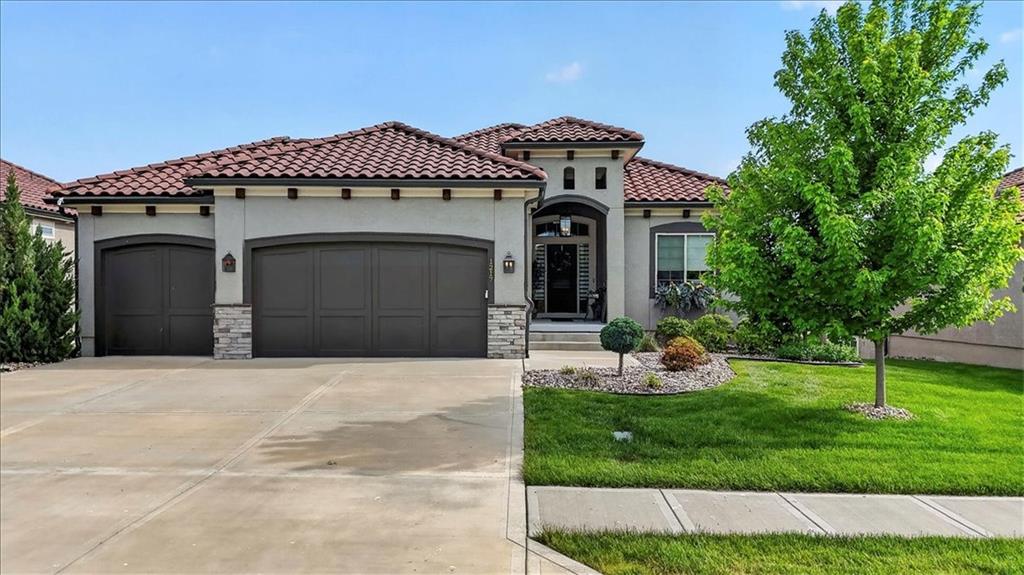 1217 Southwest Pebble Lane Lee's Summit, MO 64082 - Photo 1 of 47