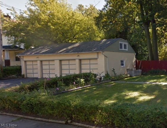 1681 Lee Road Cleveland, OH 44118 - Photo 2 of 23 Gallery Image 2