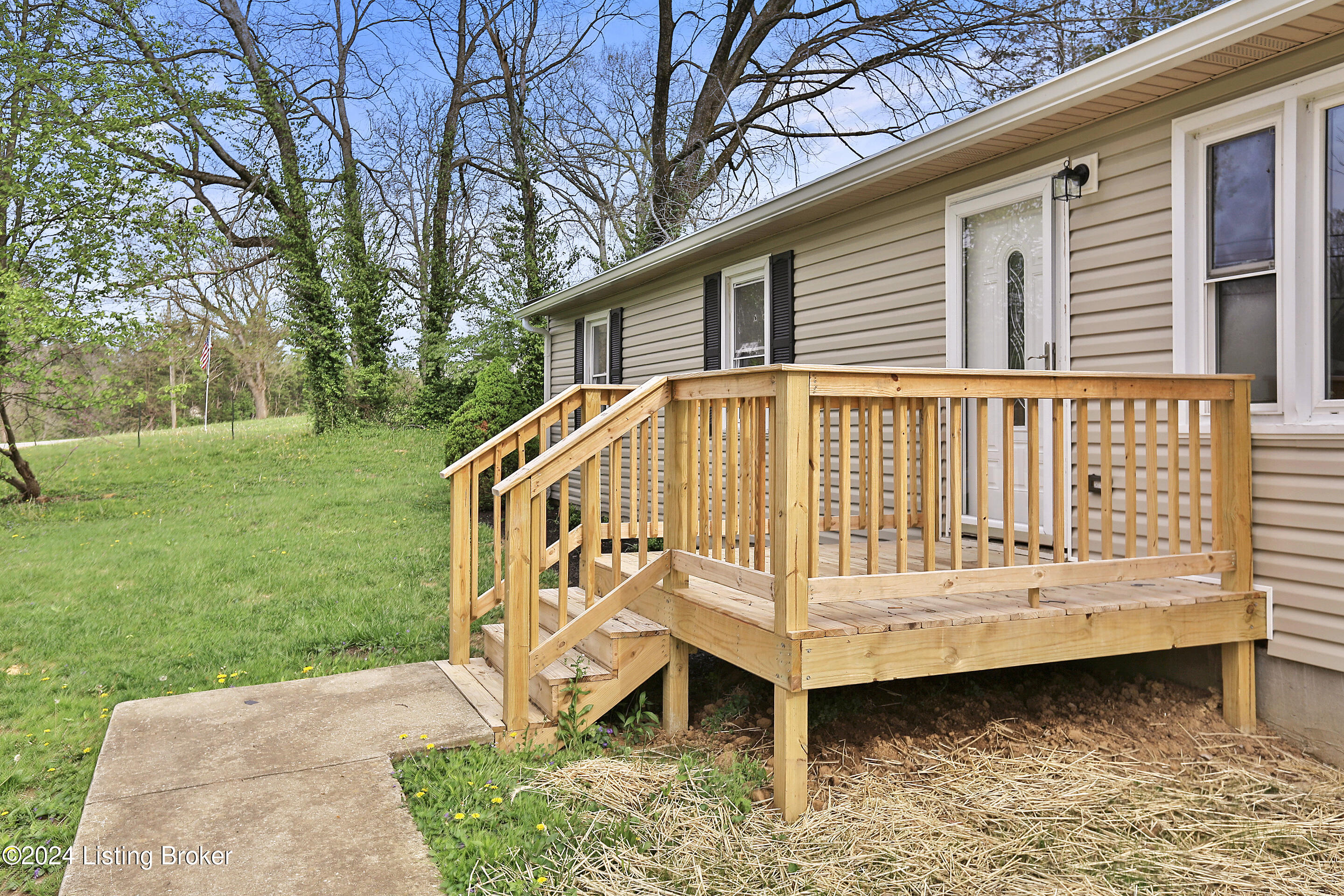 526 Graefenburg Road Waddy, KY 40076 - Photo 4 of 25 CT6C9203_1