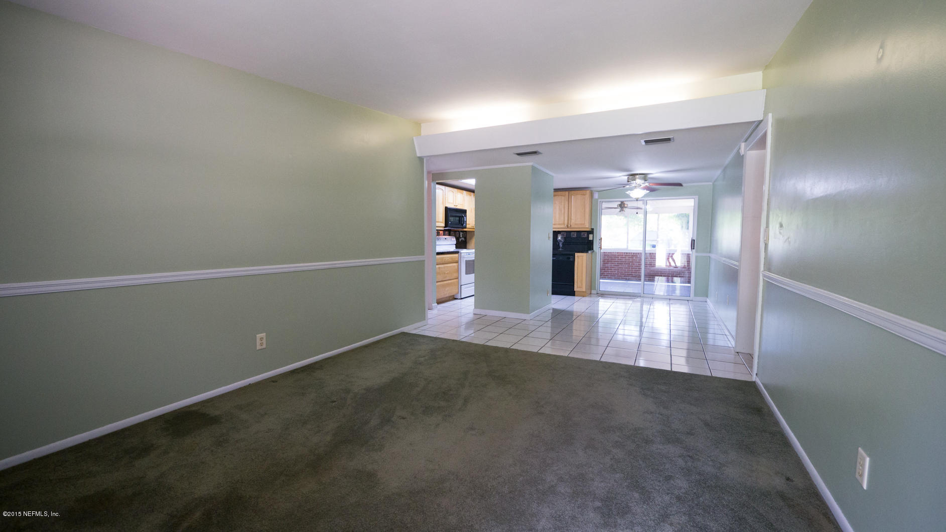 5805 Ridgeway Road East Jacksonville, FL 32244 - Photo 3 of 25 Living Room with Ceiling Lighting (1)