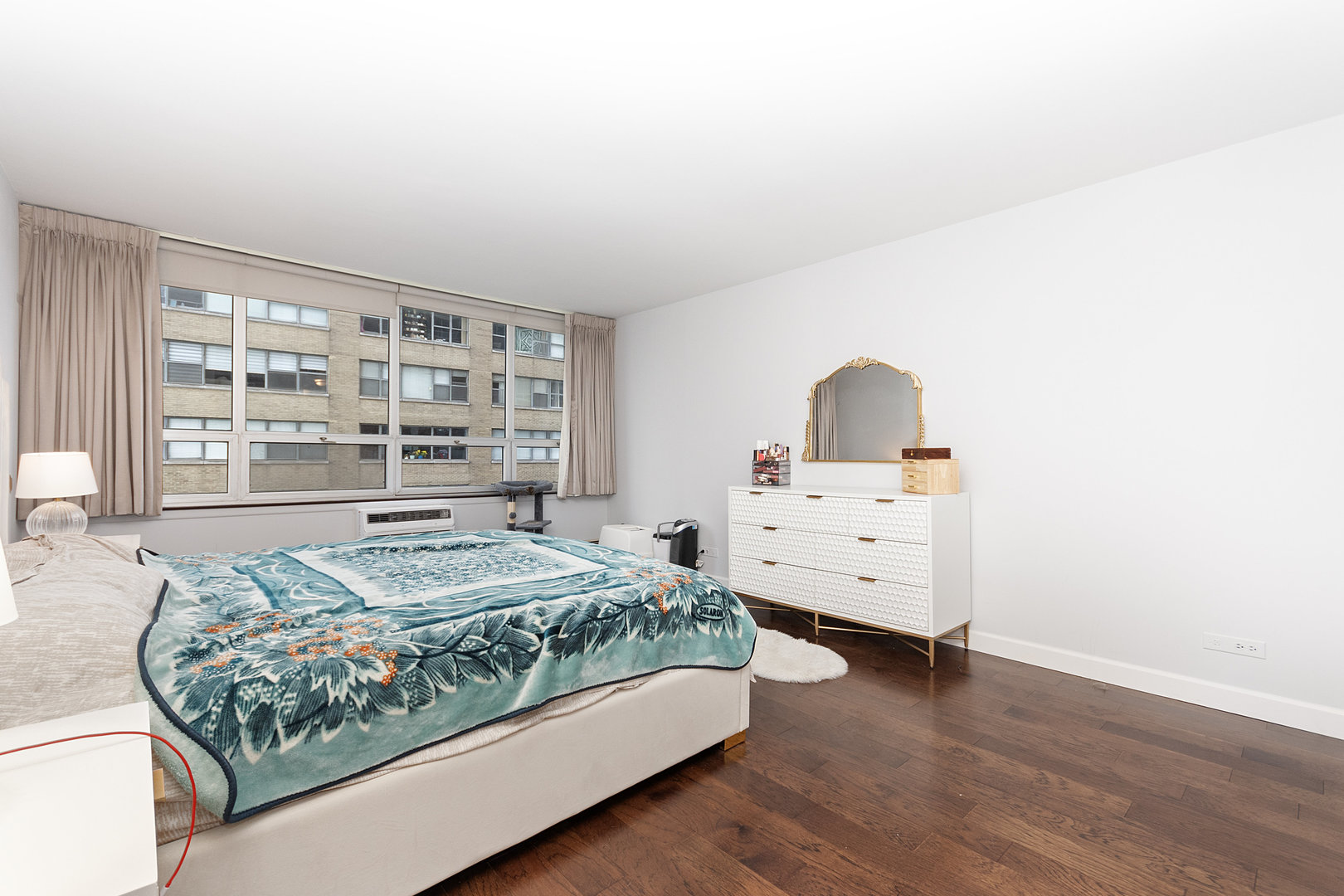 6171 North Sheridan Road, Unit 1012 Chicago, IL 60660 - Photo 8 of 15 Gallery Image 8