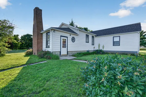 $350,000 | 7950 West Eagle Lake Road, Peotone, IL 60468