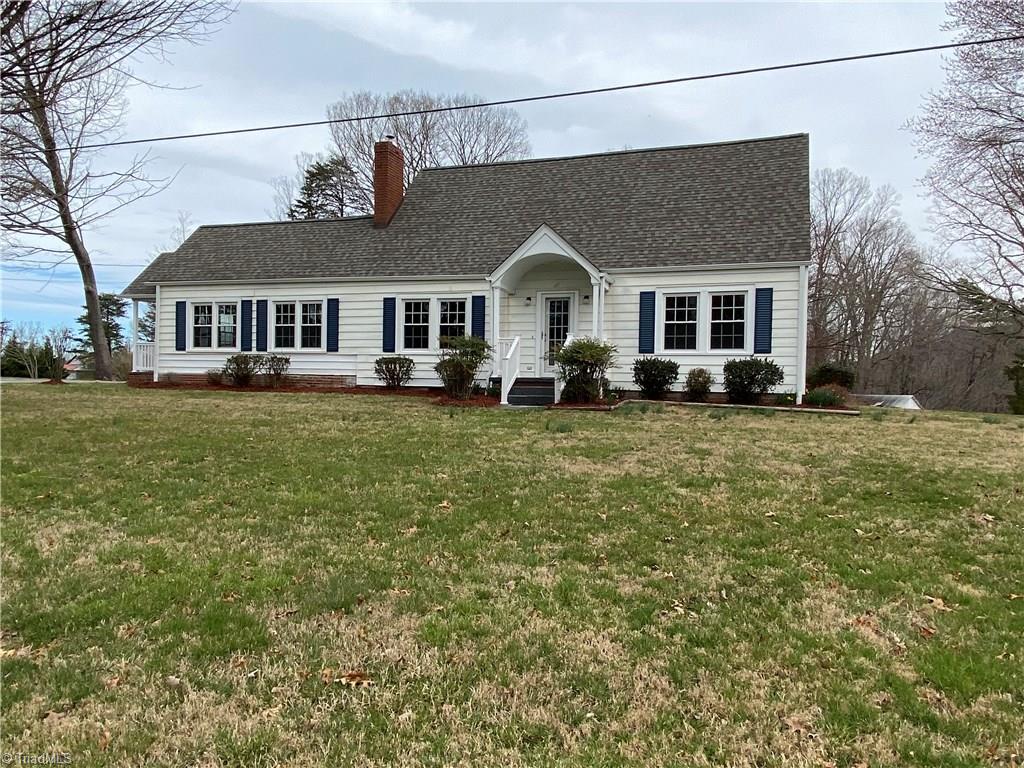 3032 Volunteer Road Pinnacle, NC 27043 - Photo 2 of 30