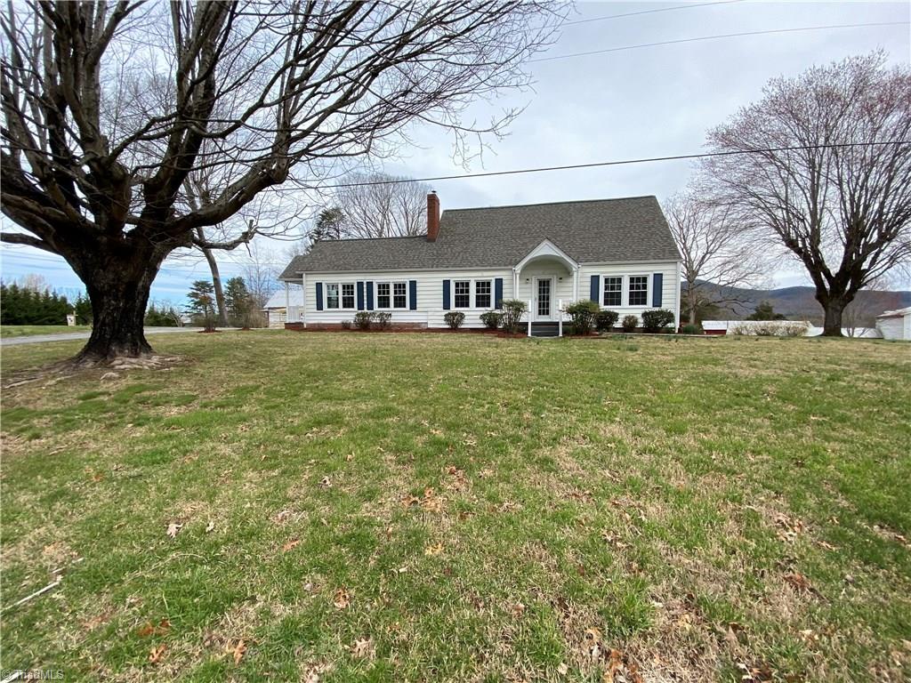 3032 Volunteer Road Pinnacle, NC 27043 - Photo 3 of 30