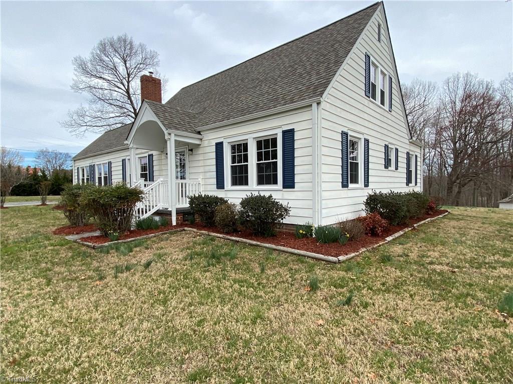 3032 Volunteer Road Pinnacle, NC 27043 - Photo 5 of 30