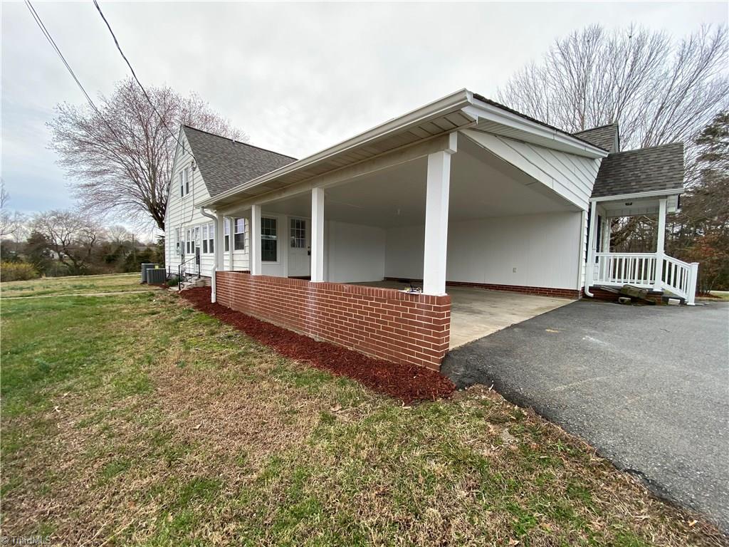 3032 Volunteer Road Pinnacle, NC 27043 - Photo 8 of 30
