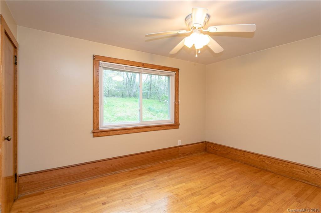 1227 Garren Creek Road Fairview, NC 28730 - Photo 12 of 38 Gallery Image 12