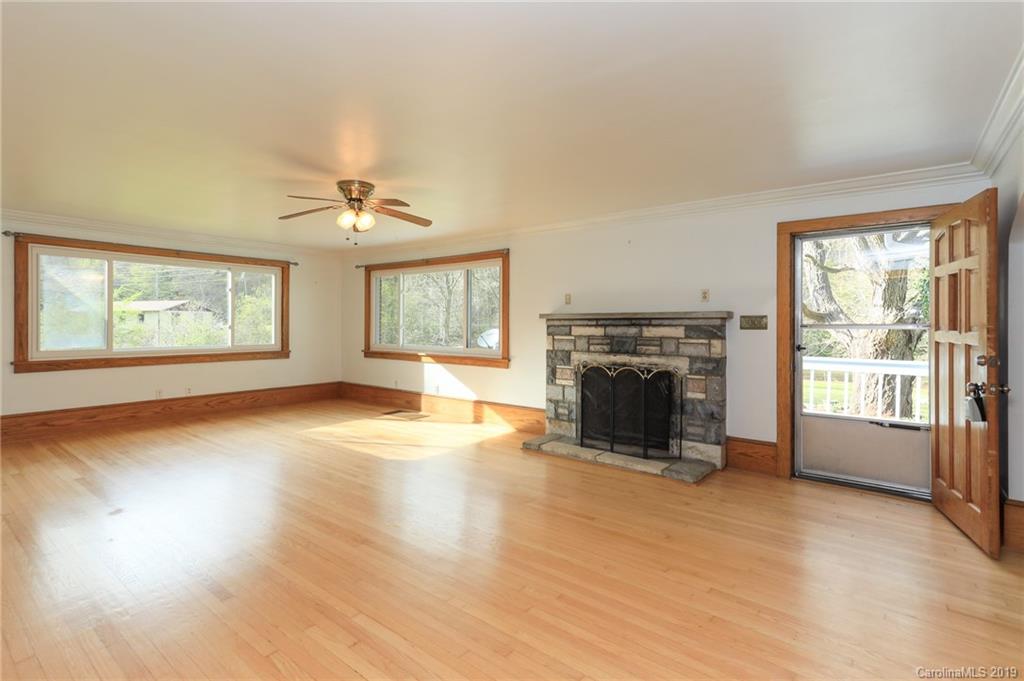 1227 Garren Creek Road Fairview, NC 28730 - Photo 14 of 38 Gallery Image 14