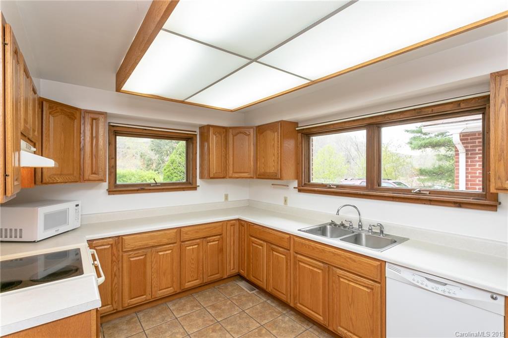1227 Garren Creek Road Fairview, NC 28730 - Photo 17 of 38 Gallery Image 17